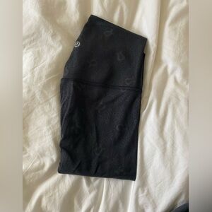 Lululemon align 25” embossed logo